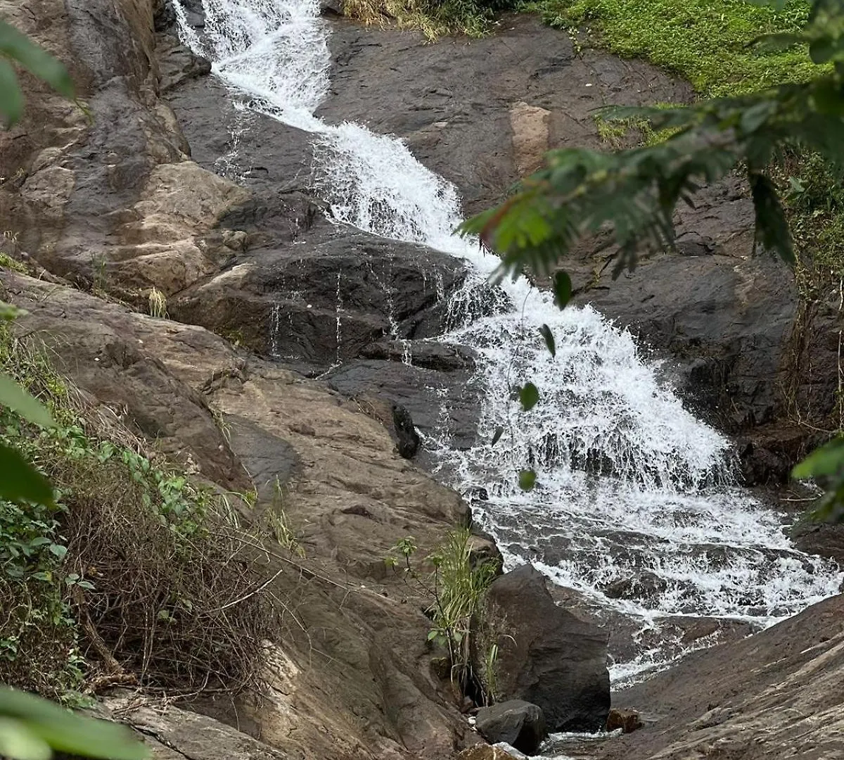 Üdülőközpont Brooke Hills 2 Bhk Villa Falls View Vallikavungal India