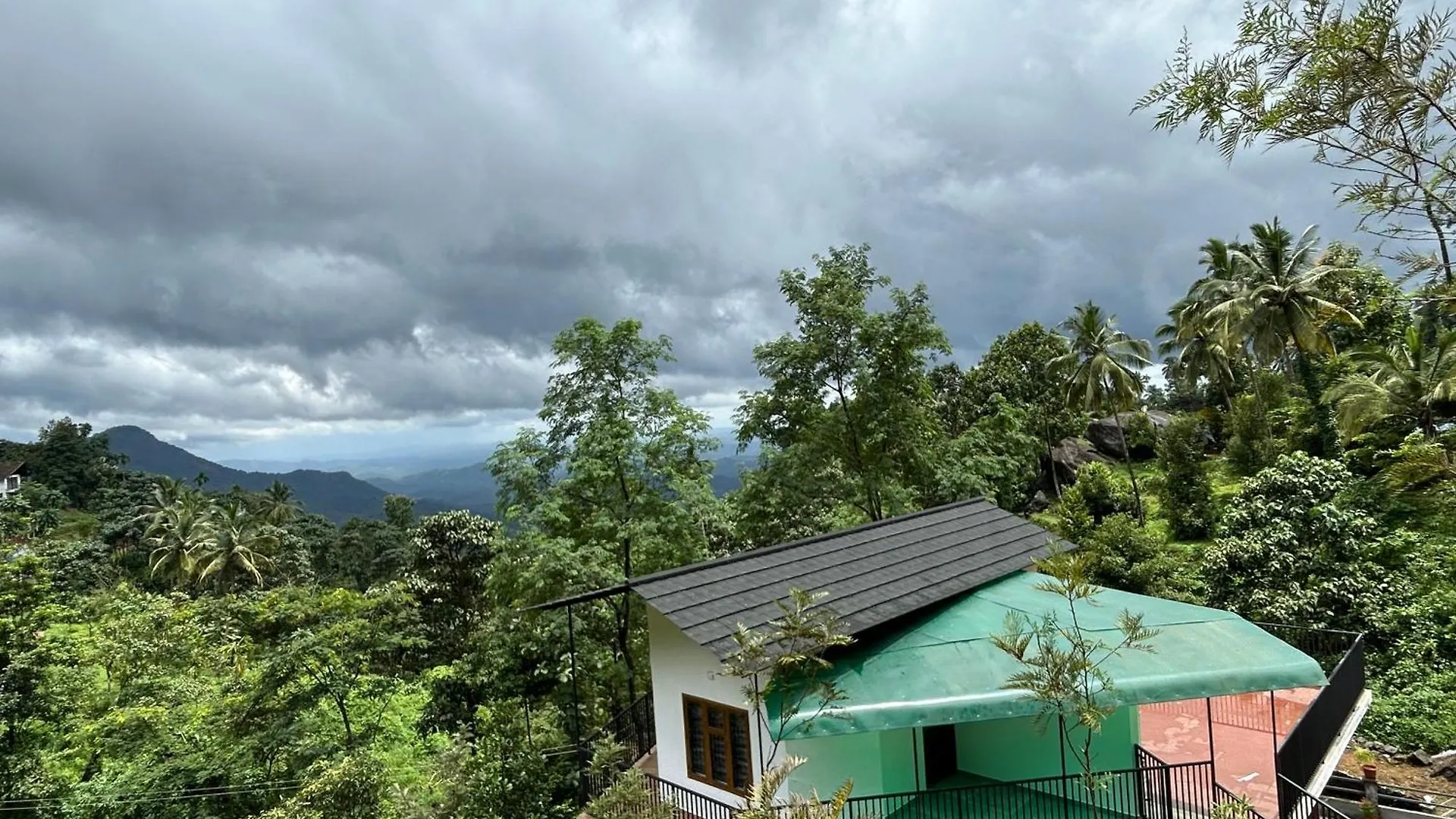 Resort Brooke Hills 2 Bhk Villa Falls View Vallikavungal