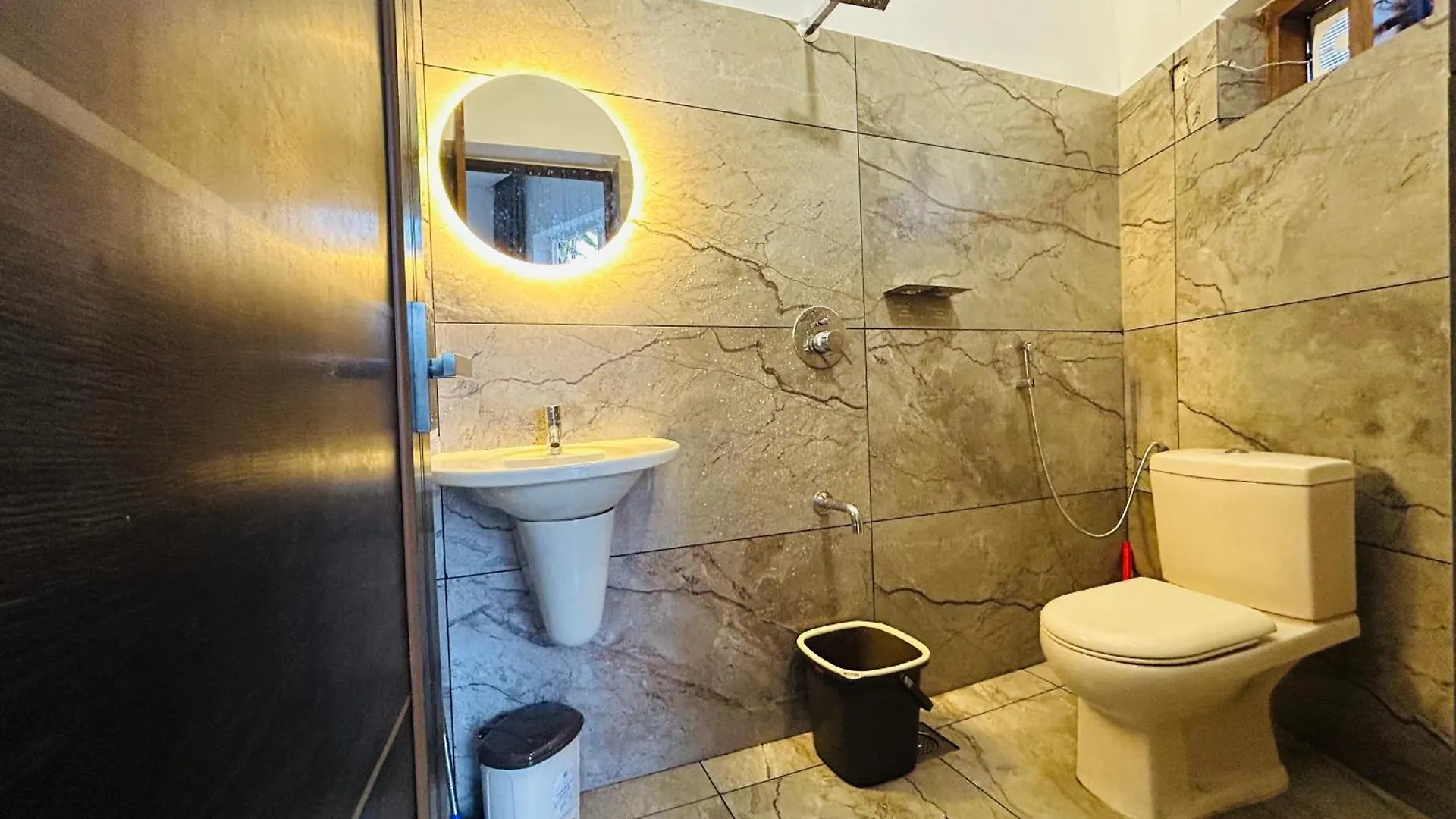 Resort Brooke Hills 2 Bhk Villa Falls View Vallikavungal