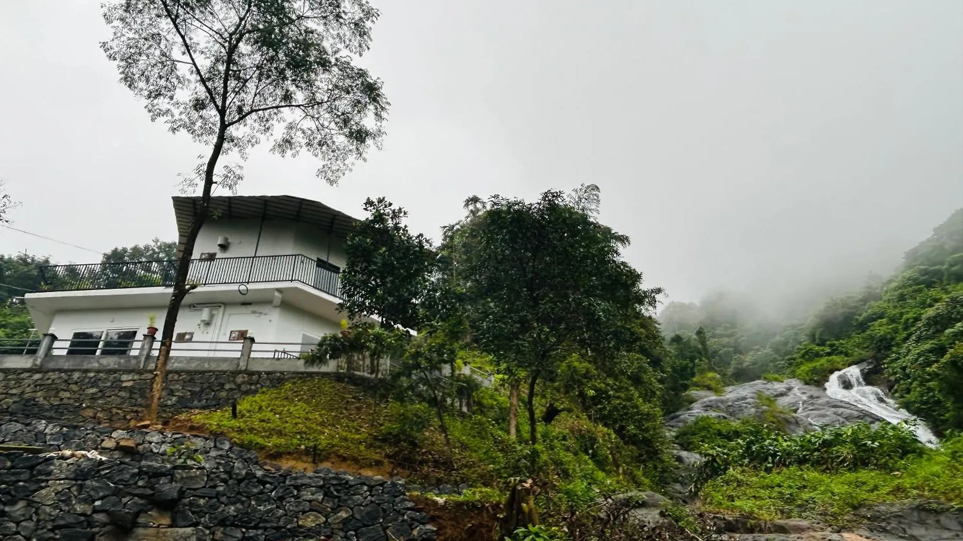 Resort Brooke Hills 2 Bhk Villa Falls View Vallikavungal India